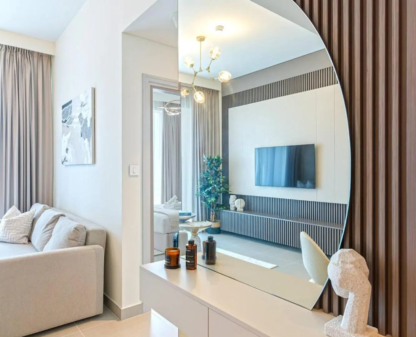 Sky-High Downtown 1Br Steps From Burj Khalifa Apartment Dubai