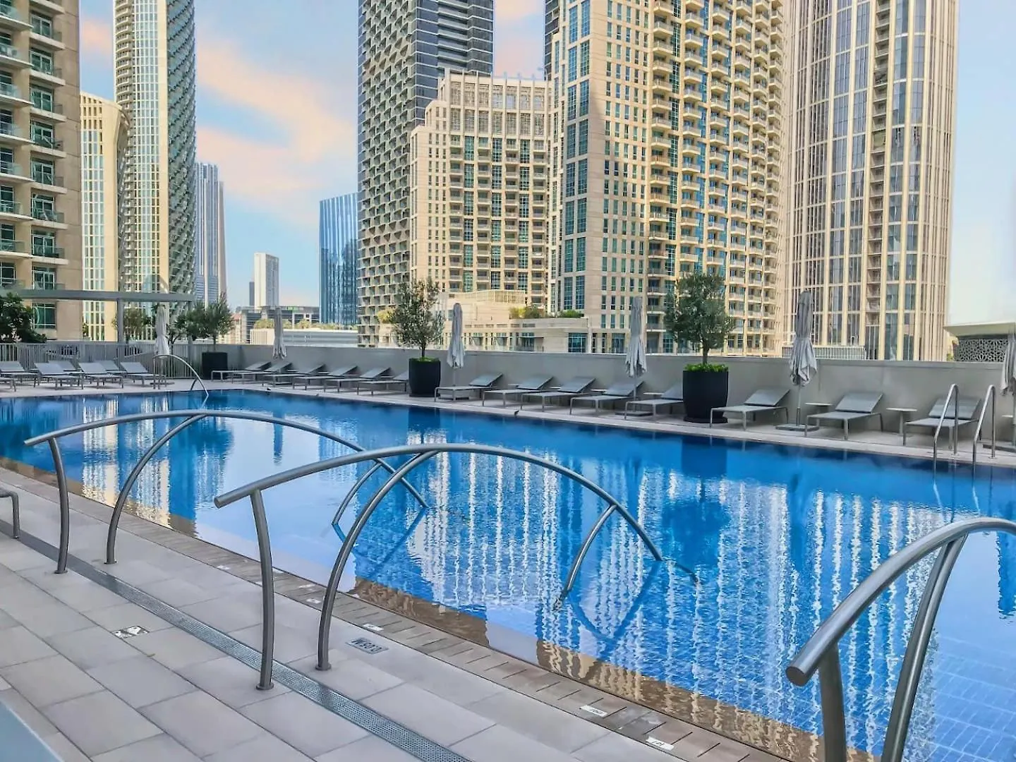 Sky-High Downtown 1Br Steps From Burj Khalifa Apartment Dubai
